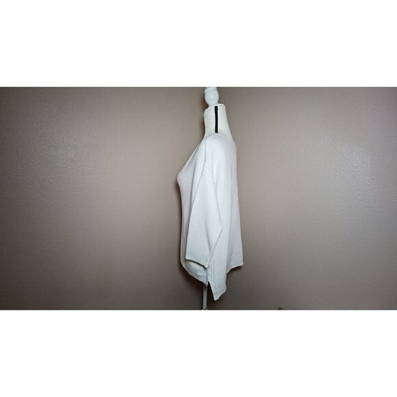 Old Navy sweater - Picture 2 of 7